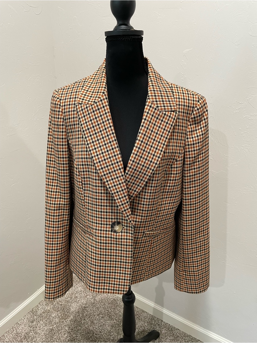 Kasper Checked Single-Button Blazer in Tan, Black & Cream